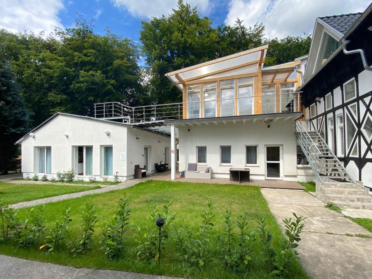 Schwanenburg Apartments Kolonie Rontgental Buitenkant foto