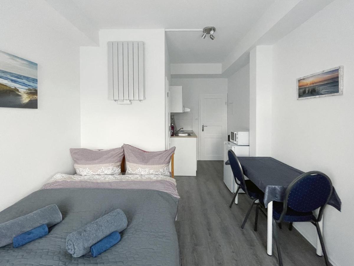 Schwanenburg Apartments Kolonie Rontgental Buitenkant foto