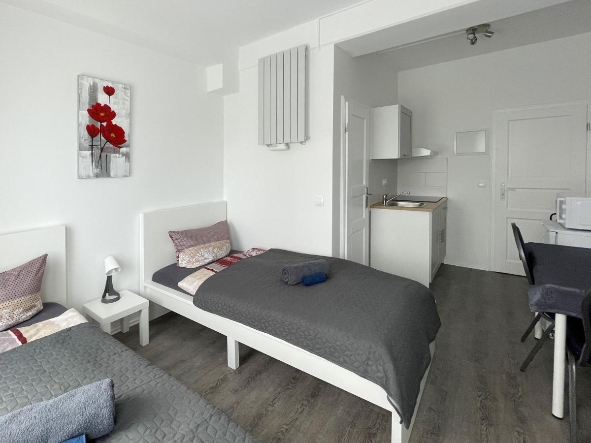 Schwanenburg Apartments Kolonie Rontgental Buitenkant foto