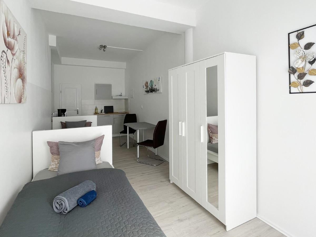 Schwanenburg Apartments Kolonie Rontgental Buitenkant foto