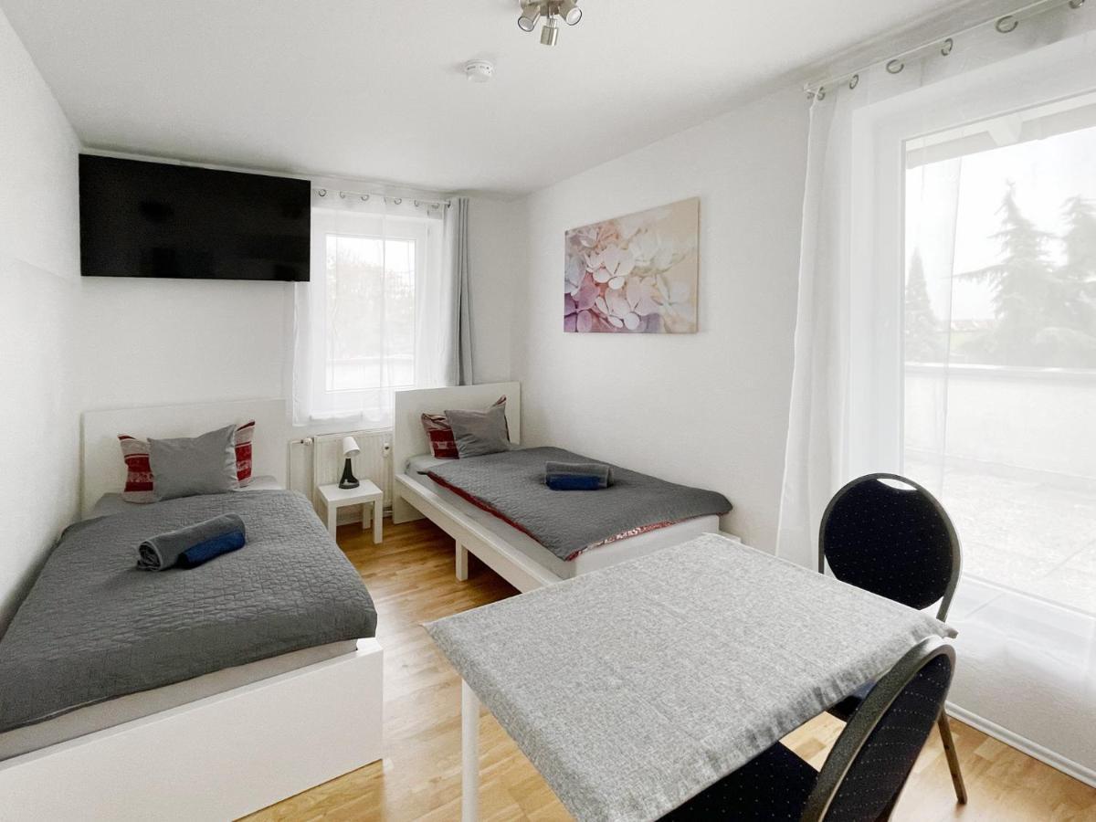 Schwanenburg Apartments Kolonie Rontgental Buitenkant foto