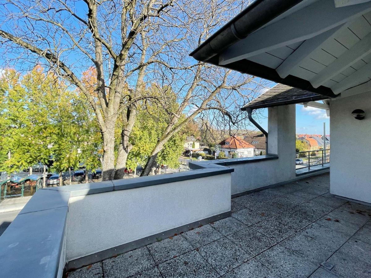 Schwanenburg Apartments Kolonie Rontgental Buitenkant foto