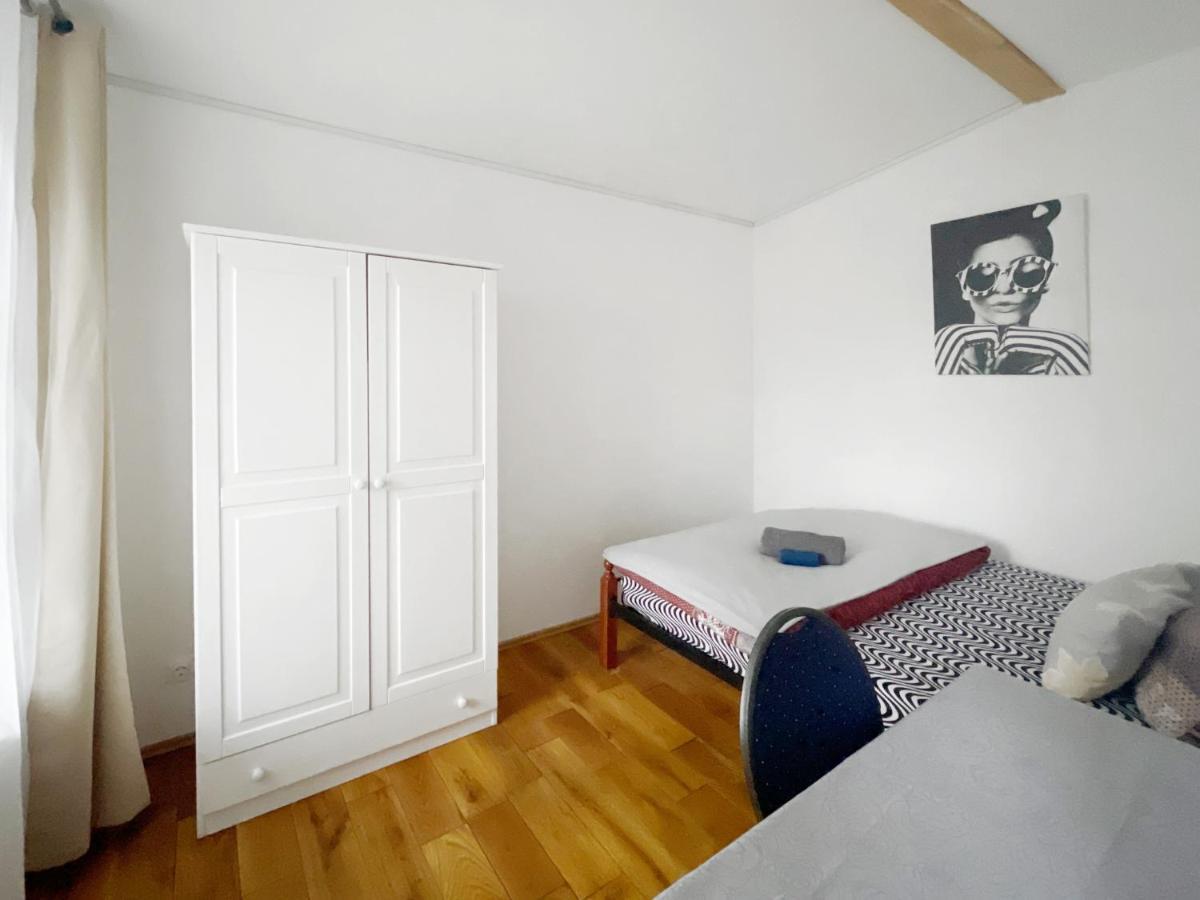 Schwanenburg Apartments Kolonie Rontgental Buitenkant foto